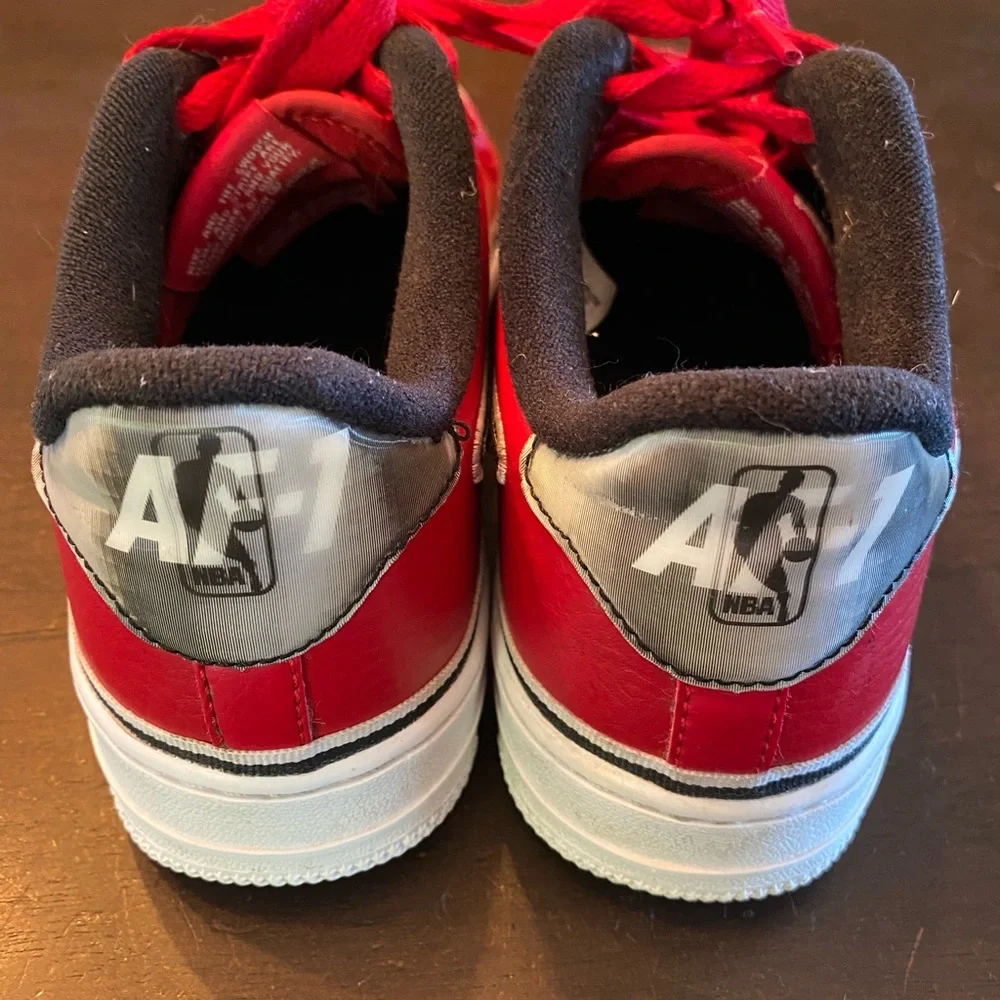 Nike Air Force 1 2018 Nike boys red leather low top size 5